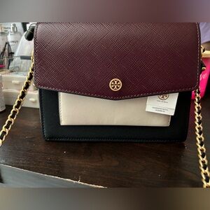 cute Tory Burch shoulder bag never used